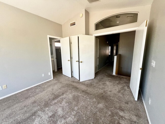 Building Photo - 1631 N Garrett Dr