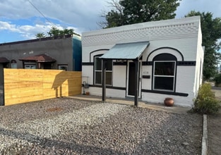 Building Photo - 418 W 43rd Ave