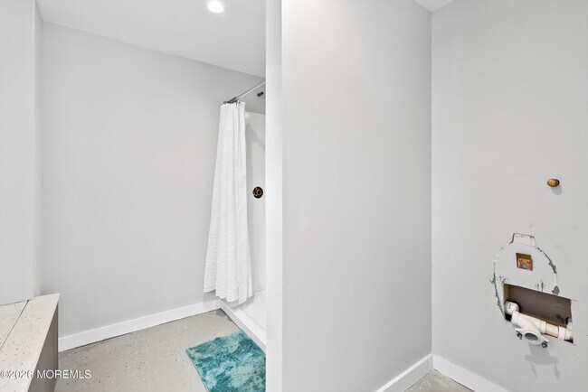 Building Photo - 315 Hiering Ave