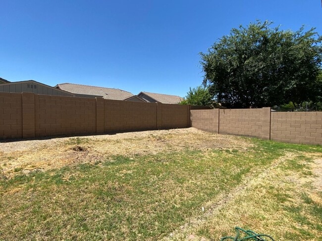 Building Photo - Available Now For Move In! Beautiful 4Bed/...