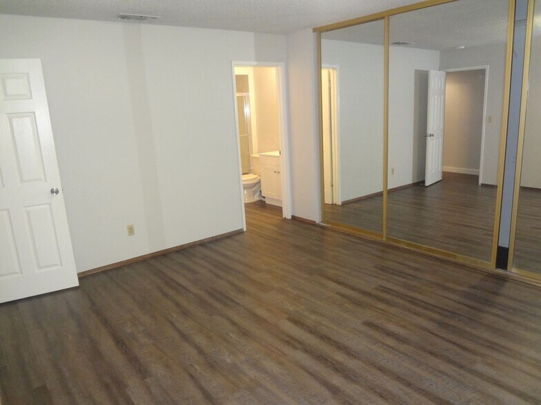Building Photo - 6832 Trovita Way