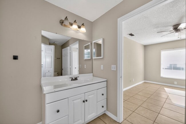 Building Photo - MUST SEE!! Huge 4 Bedroom / 2 Bath Single Family Home For Rent - SECTION EIGHT ACCEPTED