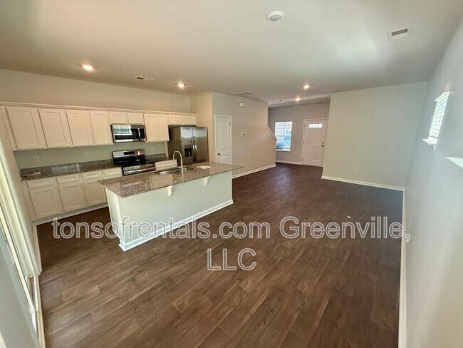 Building Photo - 121 Pendleton Place Way