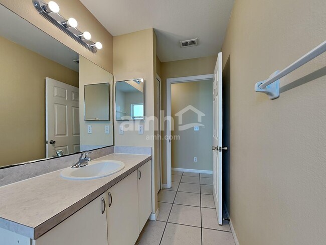 Building Photo - 12301 Woodglen Cir