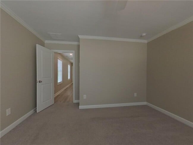 Building Photo - 128 E Rdg Wy