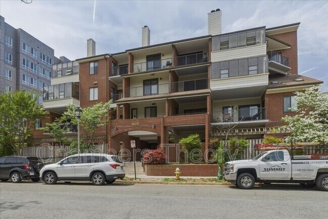 Building Photo - 1020 N Stafford St