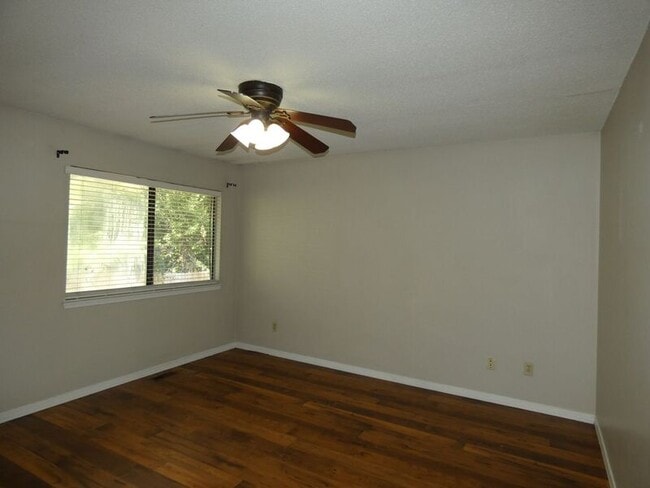 Building Photo - 4235 Brookside Dr
