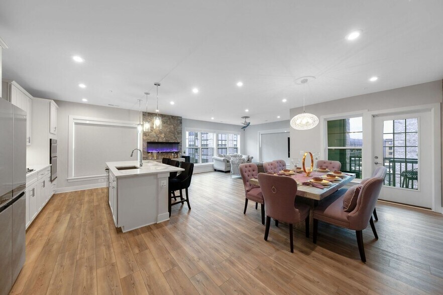 Building Photo - 102 St Ives Pl
