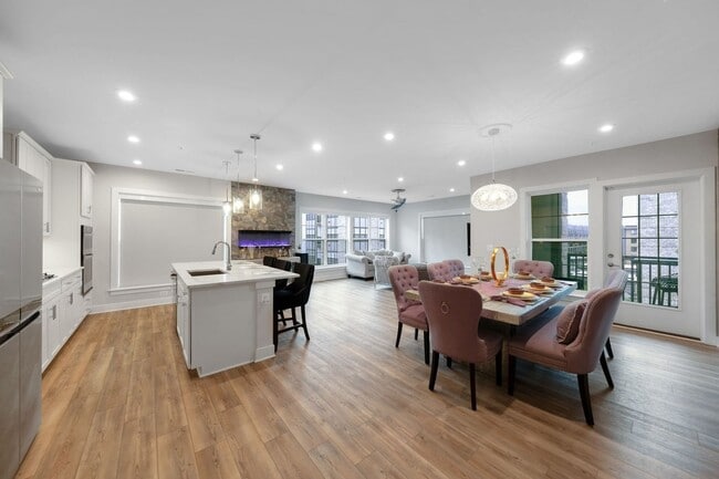 Building Photo - Charming 2BR Condo in National Harbor