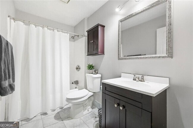 Building Photo - 13 Normandy Ct