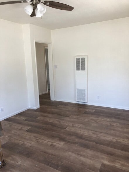 Living room - 610 S Main St