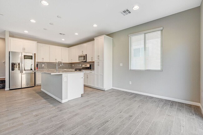 Building Photo - MODERN 2 Story, 3 Bedroom Home near Aliante!