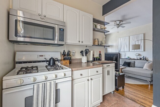 Building Photo - 242 S Huntington Ave