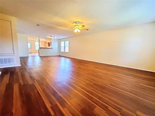 Building Photo - 2224 Red Oak Dr