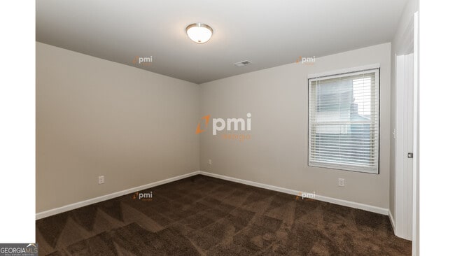 Building Photo - 3658 Madison St