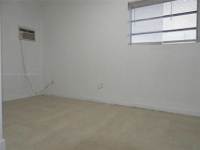 Building Photo - 1572 NE 149th St