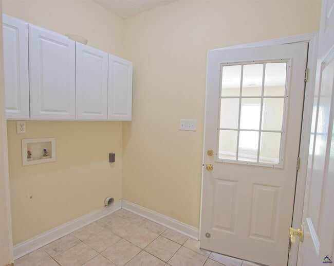 Building Photo - 141 Gleneagle Dr