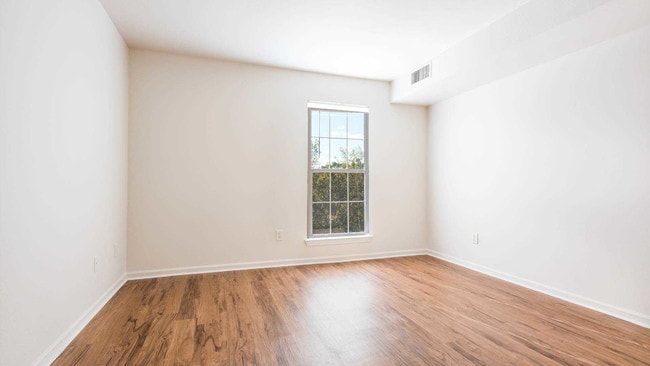 Bedroom with Hard Surface Flooring - Lincoln Heights
