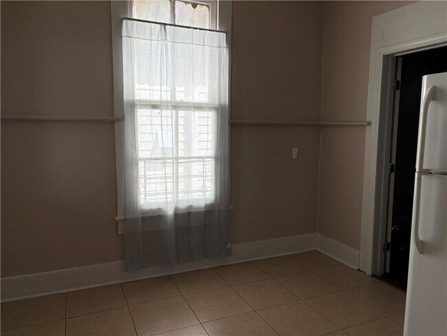 Building Photo - 825 Olga St