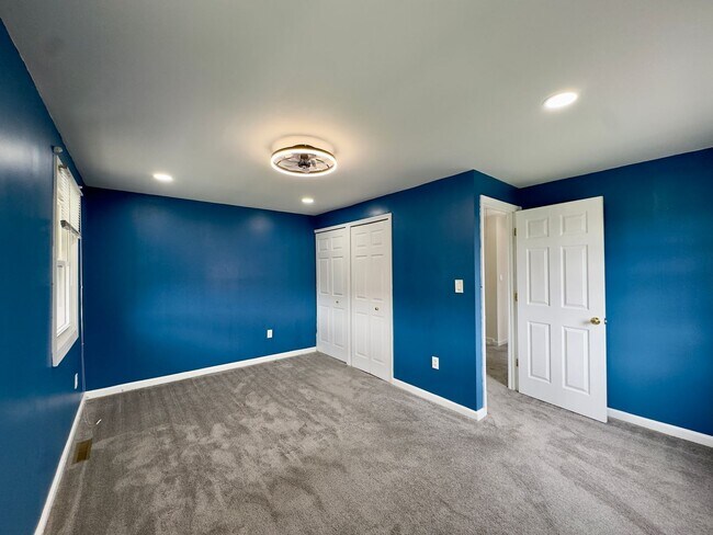 Building Photo - 8166 Del Haven Rd