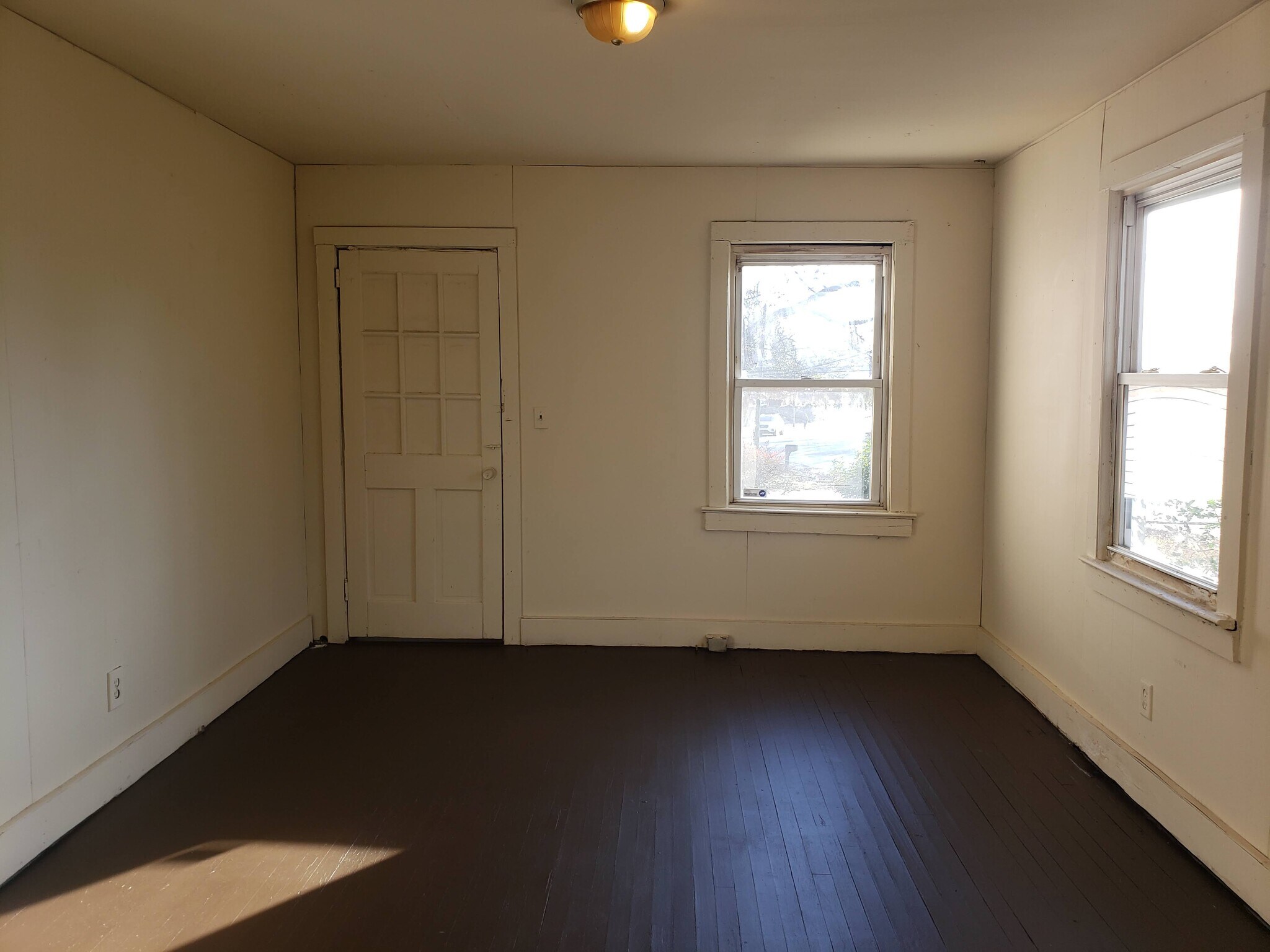 Building Photo - 415 S Texas Ave