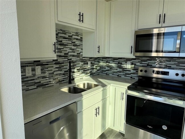 Building Photo - 794 TETBURY Lp