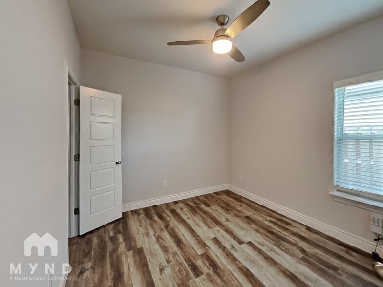 Building Photo - 1021 Pebble Pass