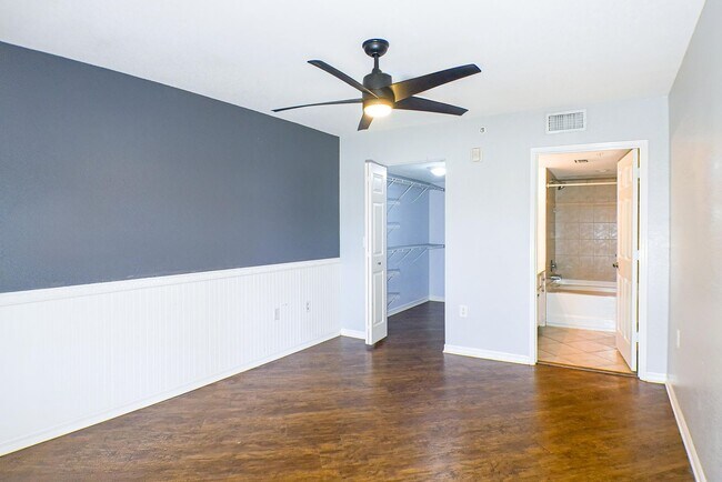 Building Photo - 4135 Residence Drive