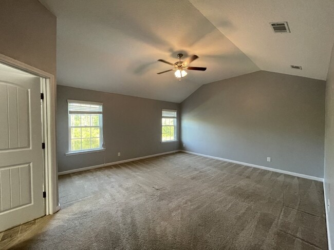 Building Photo - Home For Rent