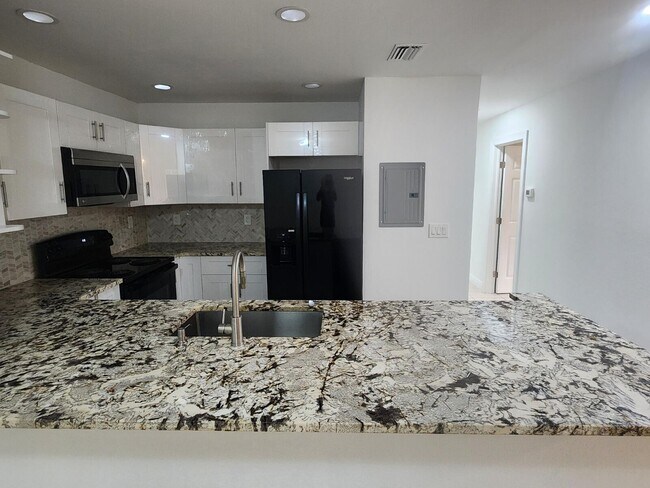 Building Photo - 6013 10th Ave N