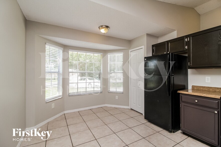 Building Photo - 7591 Groveoak Dr