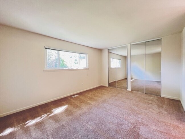 Building Photo - Charming 4BD/2BA, Single-Story Ranch-Style...