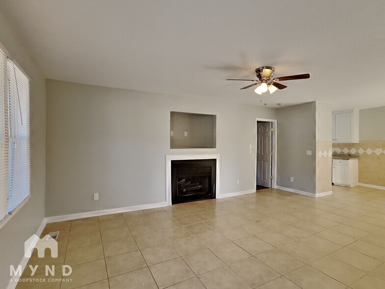 Building Photo - 32 Winesap Ln