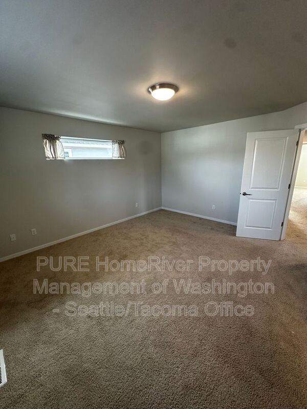 Building Photo - 18201 35th Ave Ct E