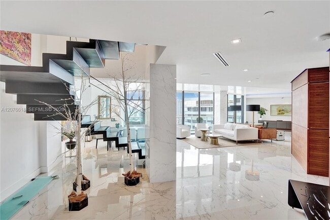 Building Photo - 4000 Island Blvd