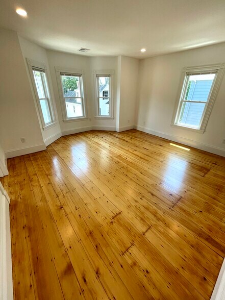 Building Photo - 39 Goldsmith St