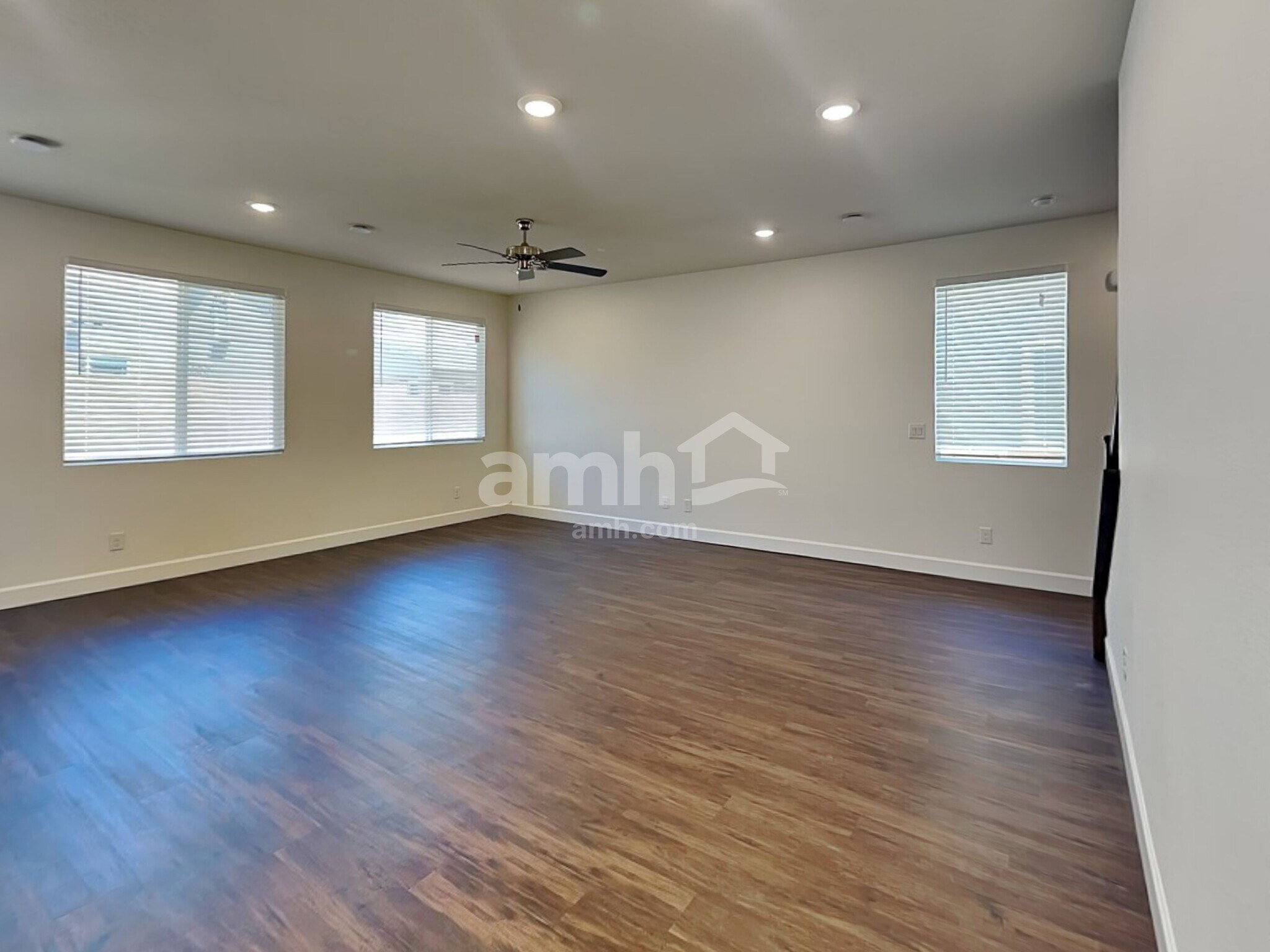 Building Photo - 8824 Tiger Tooth Ave