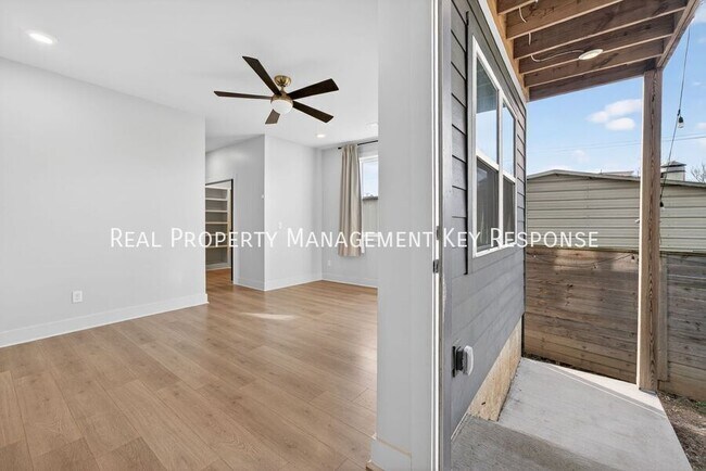 Building Photo - 2109 23rd Ave N