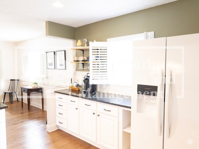 Building Photo - 327 Easton Dr