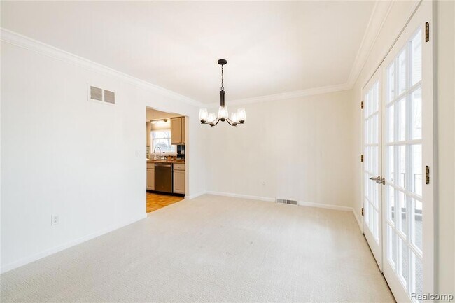 Building Photo - 24356 E River Rd