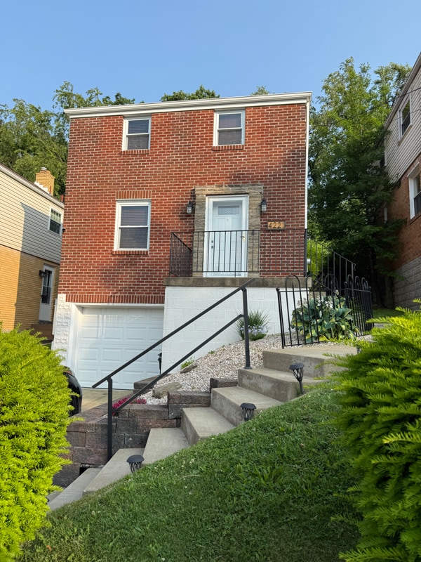 Primary Photo - 4221 Tuxey Ave