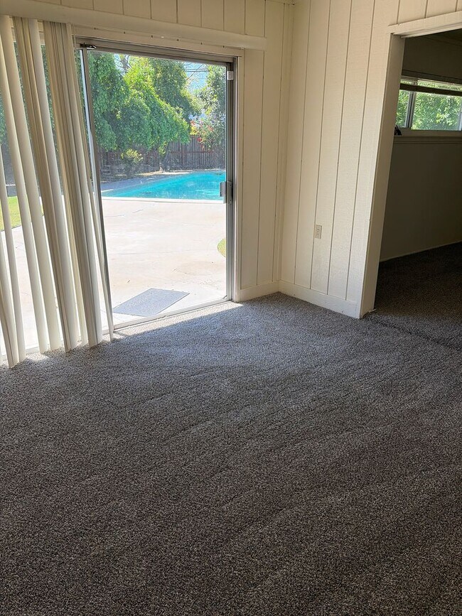 Building Photo - Contemporary Home with a pool near Bullard High School Fresno, CA