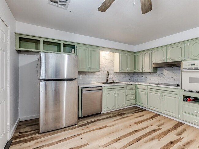 Building Photo - 225 NW 80th St