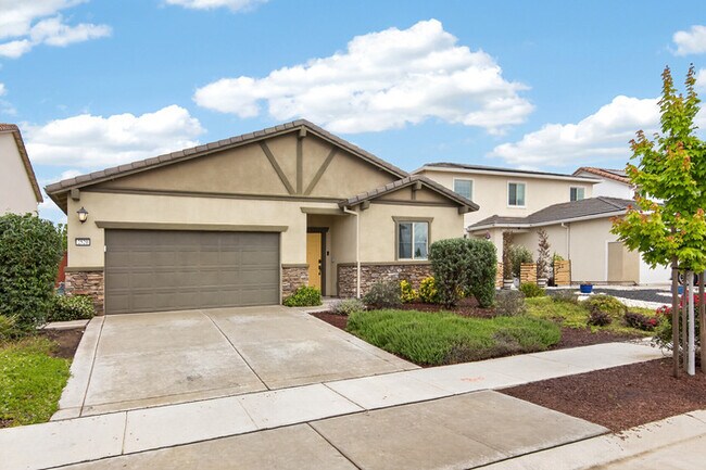 Building Photo - Gorgeous West Roseville Solar Home