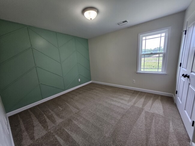 Building Photo - 303 Weeping Willow Dr