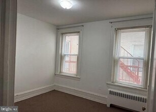 Building Photo - 208 W Gay St