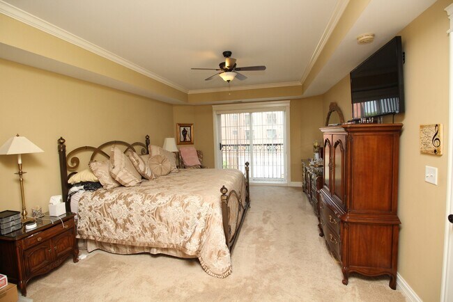 Building Photo - 10765 Clock Tower Dr