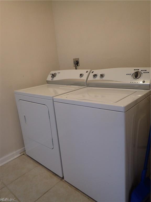 Building Photo - 834 N Buckingham Ct