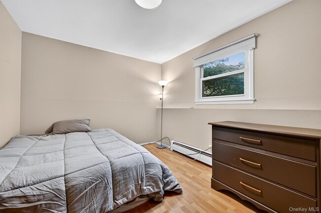 Building Photo - 731 Manette Ln