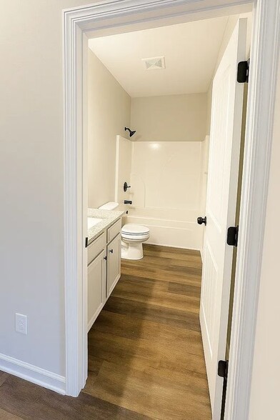 Building Photo - 2890 Bayrose Cir